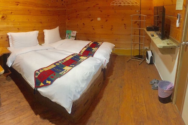 Room 15 of 37