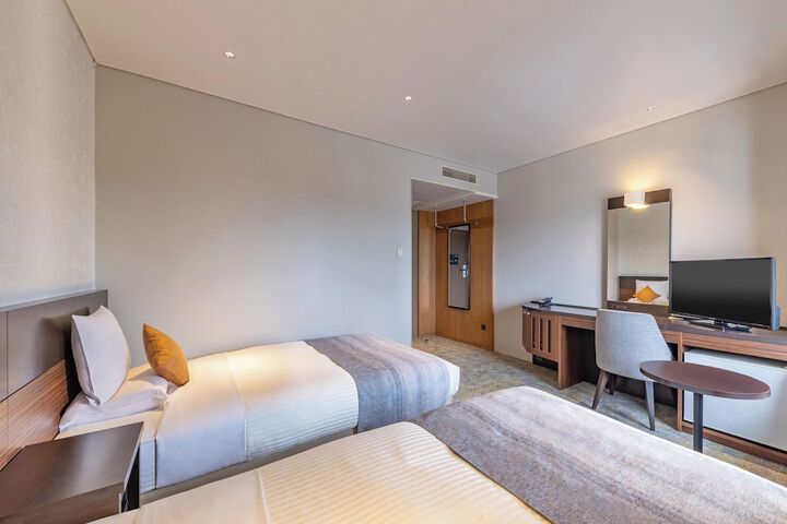 Room 5 of 31