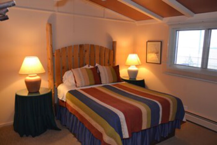Room 165 of 250
