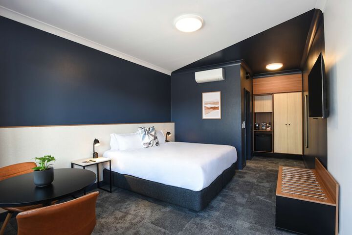 Room 5 of 35