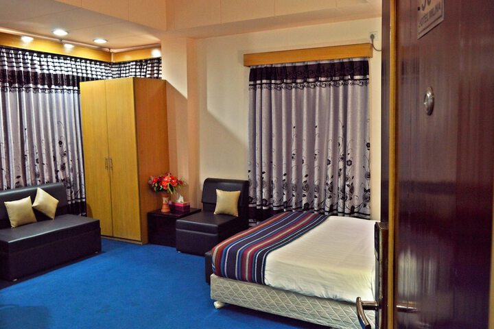 Room 10 of 36