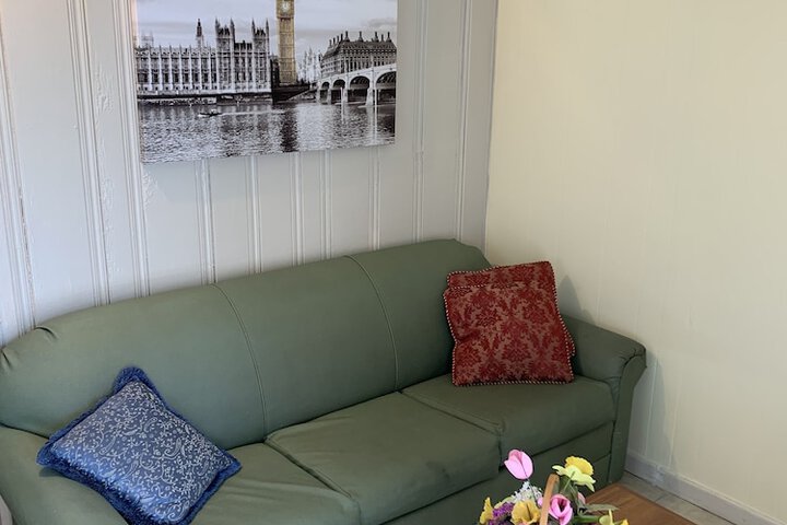 Room 85 of 138
