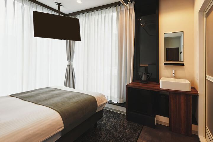 Room 90 of 144