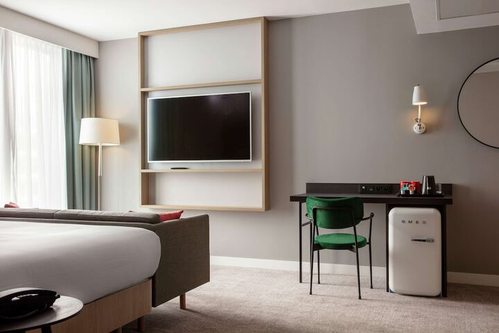 Room 5 of 40