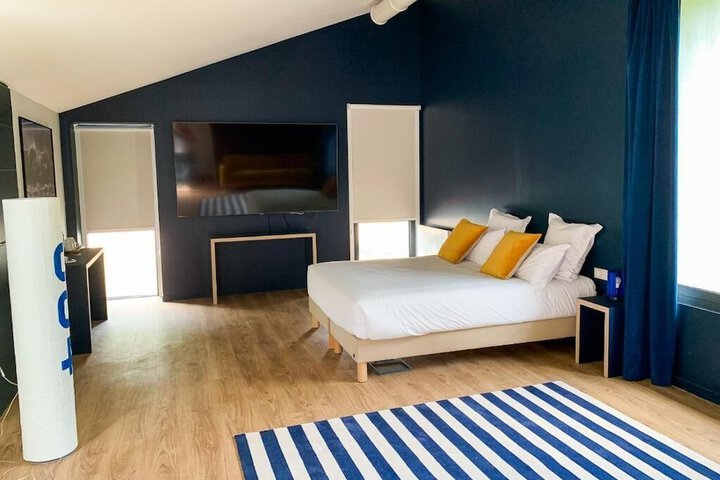 Room 4 of 31