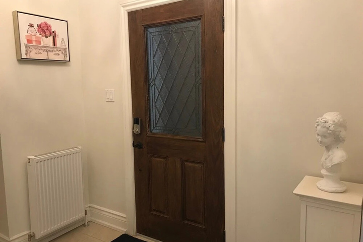 Room 10 of 11