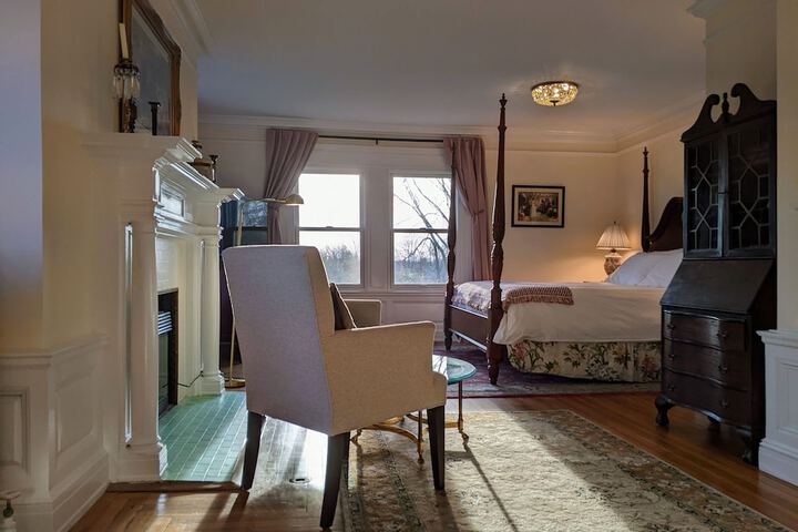Room 120 of 258
