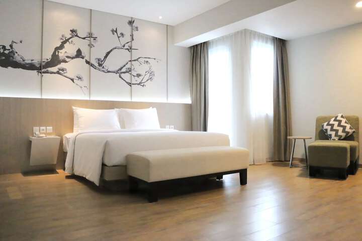 Room 7 of 42