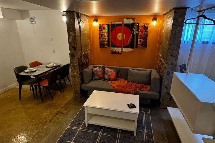 Room 12 of 19