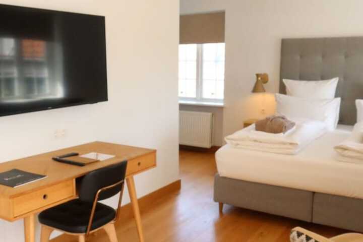 Room 14 of 73