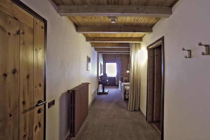 Room 16 of 52