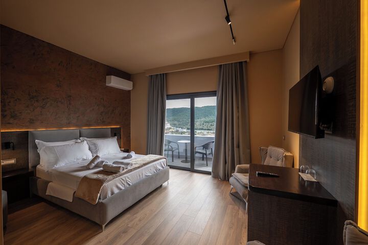 Room 52 of 133