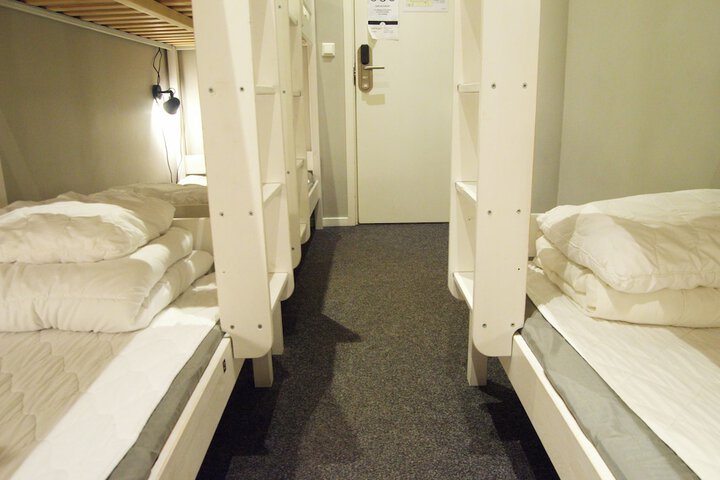 Room 83 of 128