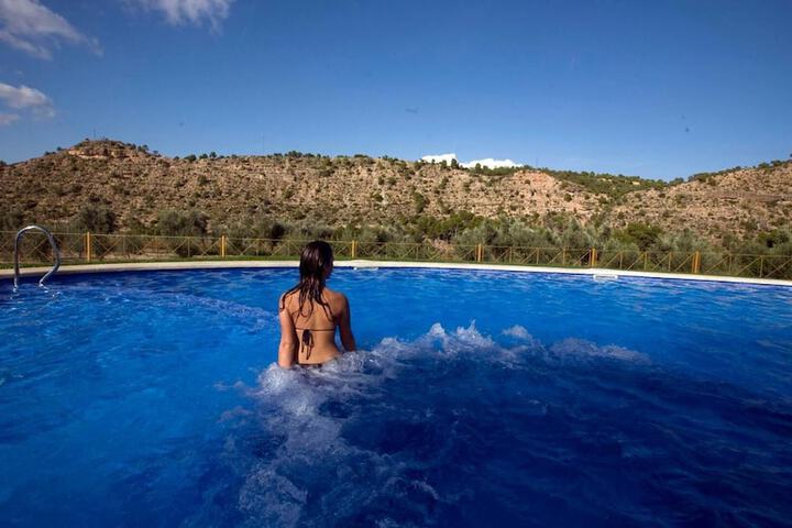 Pool 21 of 56