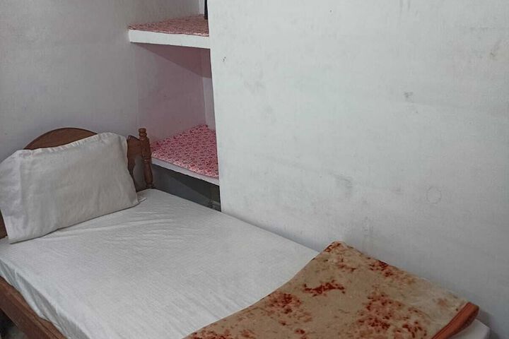 Room 25 of 69