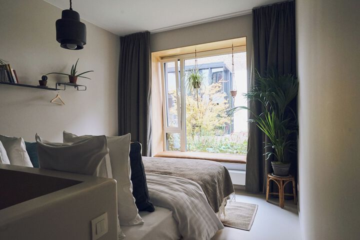 Room 11 of 48
