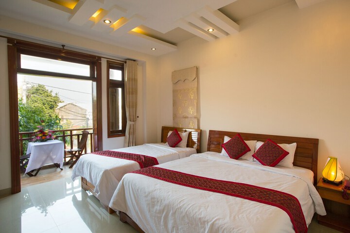 Room 10 of 29