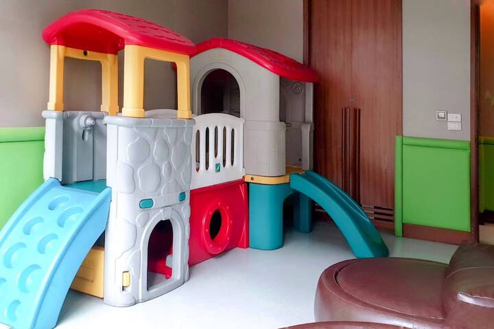 Children's play area - indoor