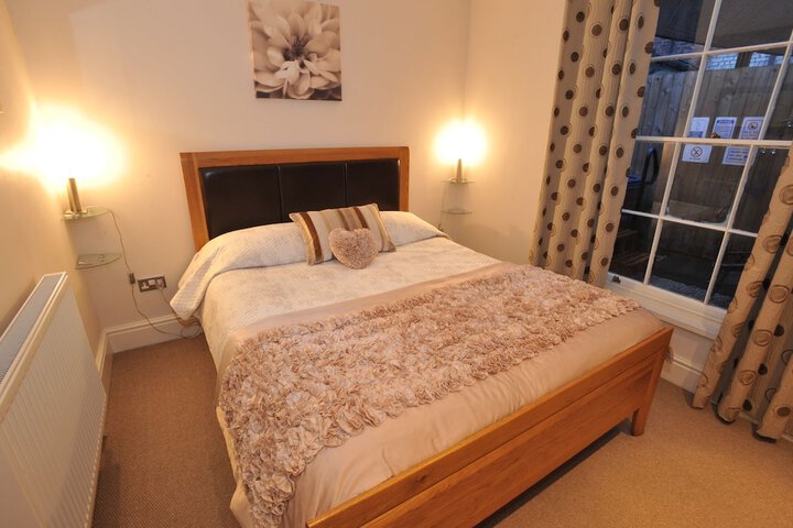 Room 5 of 92