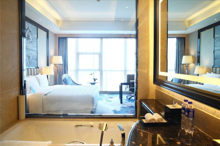 Room 34 of 62