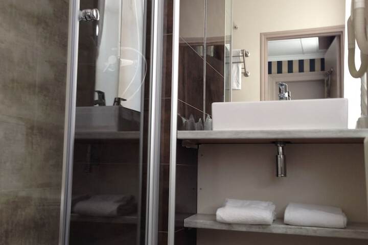 Room 7 of 23