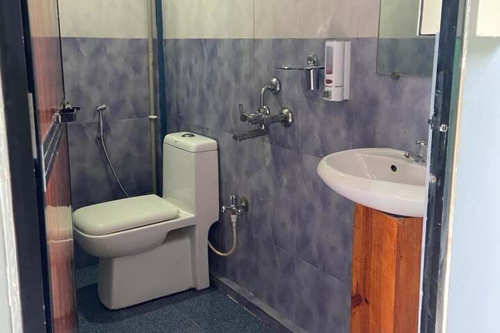 Room 20 of 37