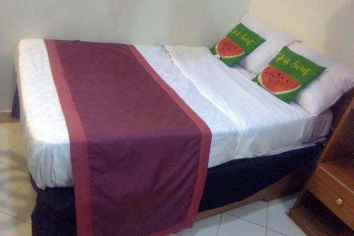 Room 4 of 18