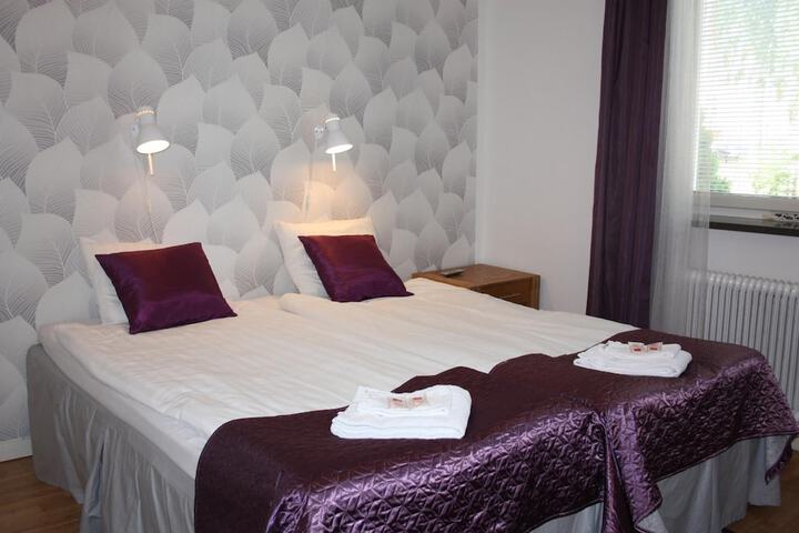 Room 4 of 25