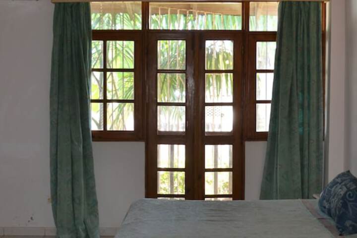 Room 40 of 144