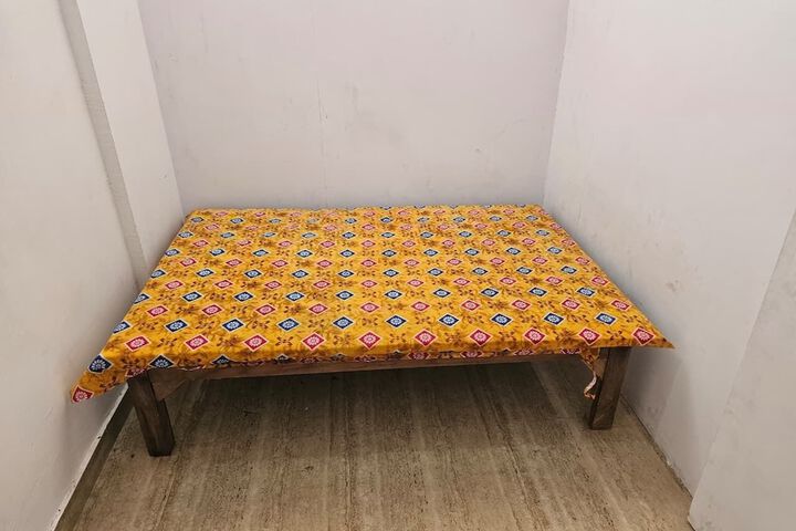 Room 15 of 37