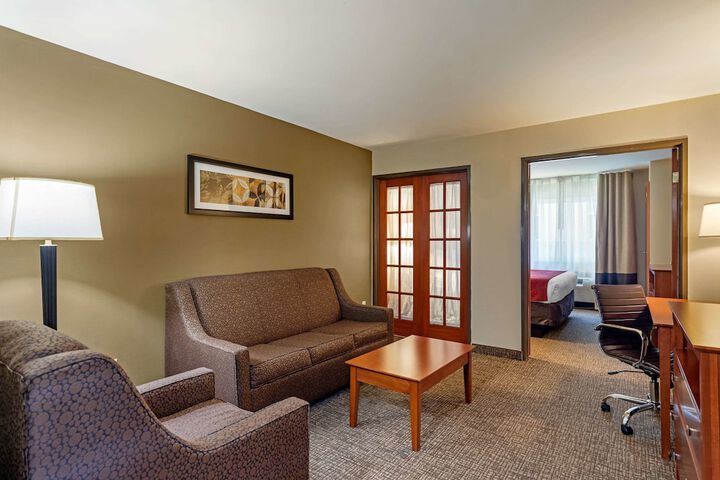 1 King Bed Suite (11 of 44)