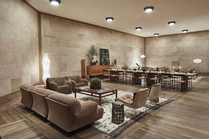 Meeting facility