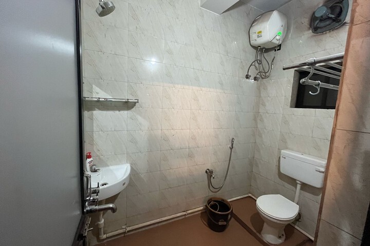 Room 7 of 8