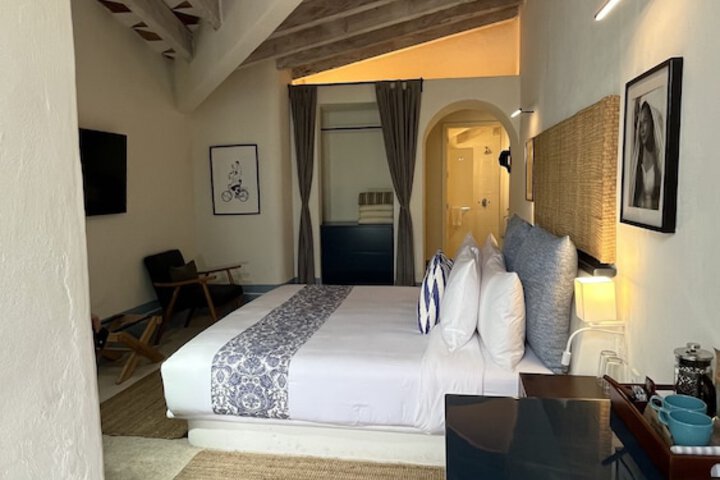 Room 65 of 144