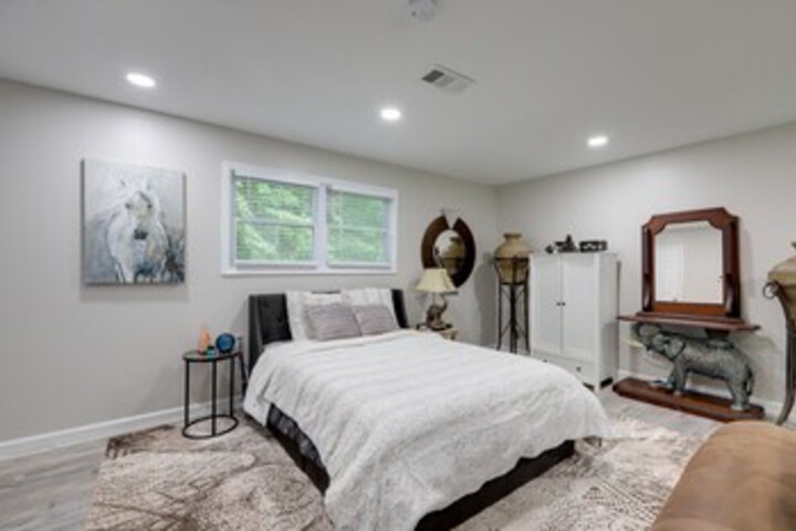 Room 16 of 60