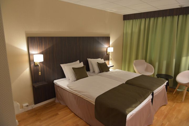 Room 6 of 43