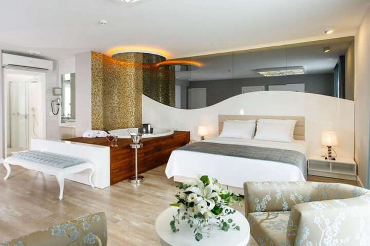 Room 9 of 45