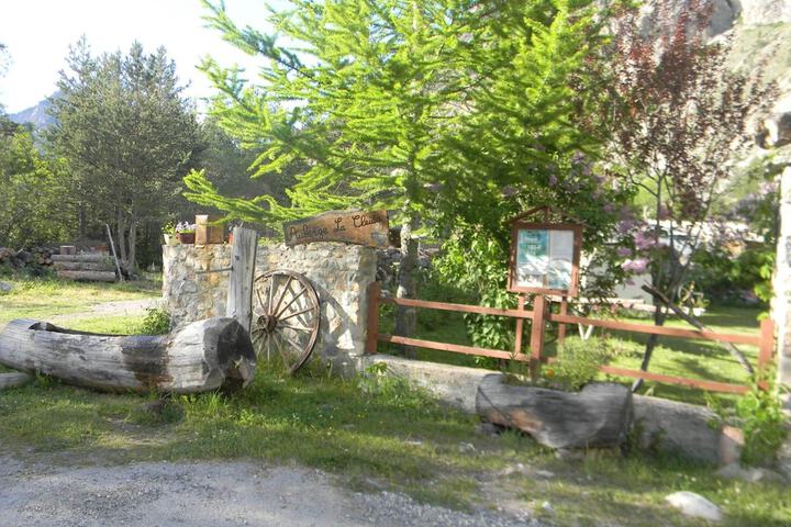 Property Grounds 44 of 51