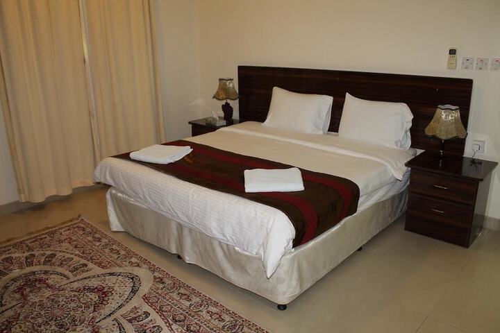 Room 4 of 16