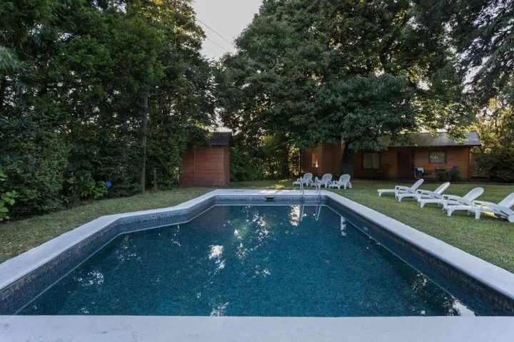 Pool 10 of 19