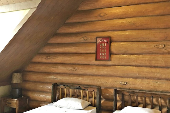 Room 12 of 62