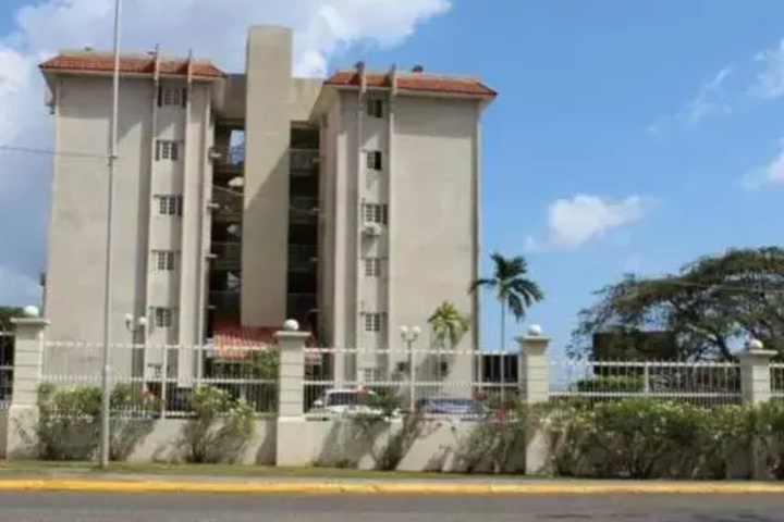 Hotel 6 of 12
