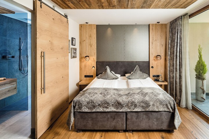 Room 15 of 90