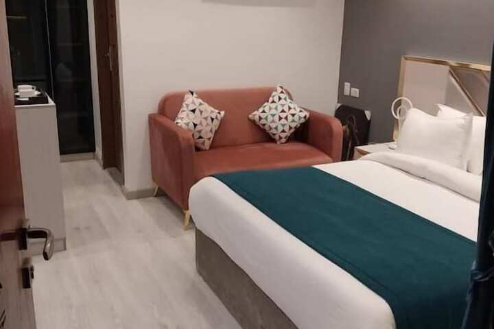 Room 19 of 135