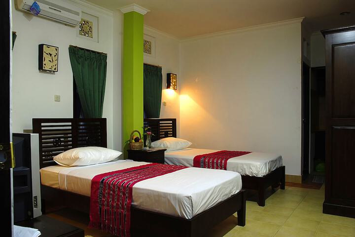 Room 3 of 8