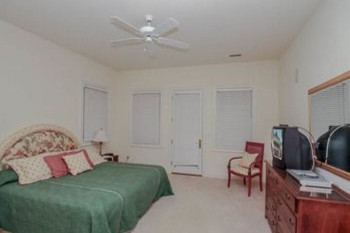 Room 11 of 48