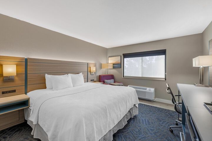 Room 7 of 48