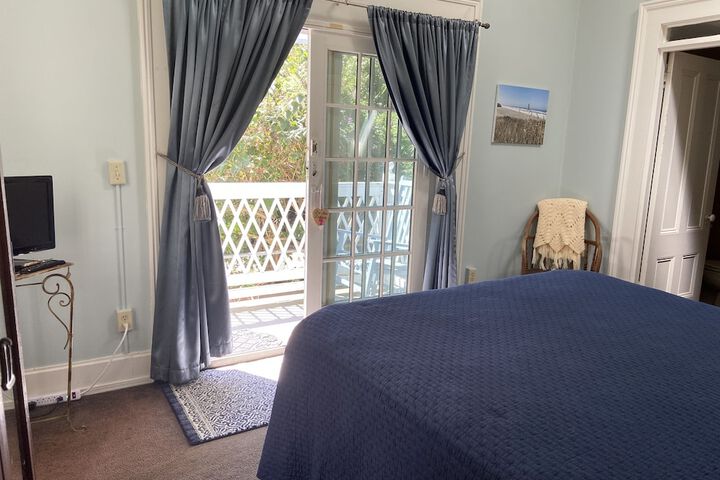Room 42 of 123