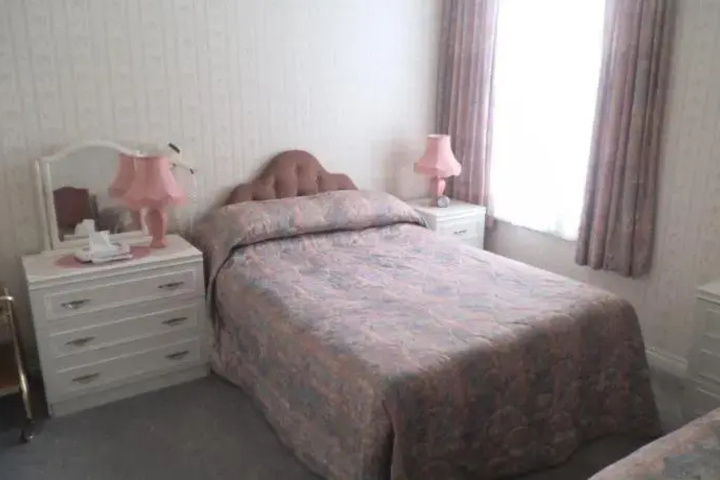 Room 3 of 10