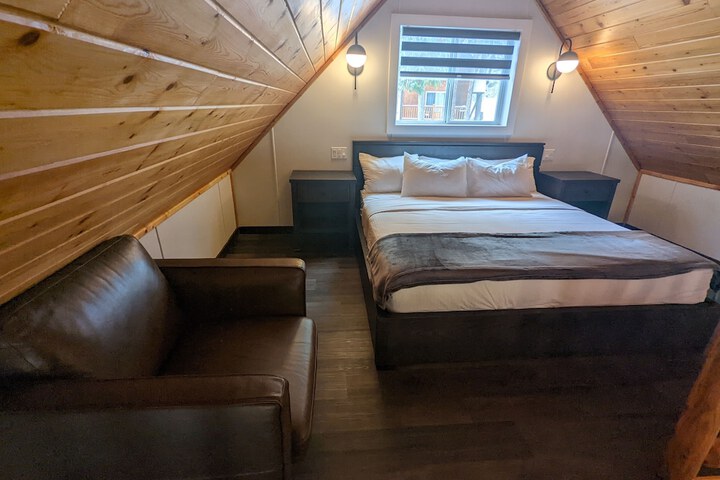 Room 15 of 102